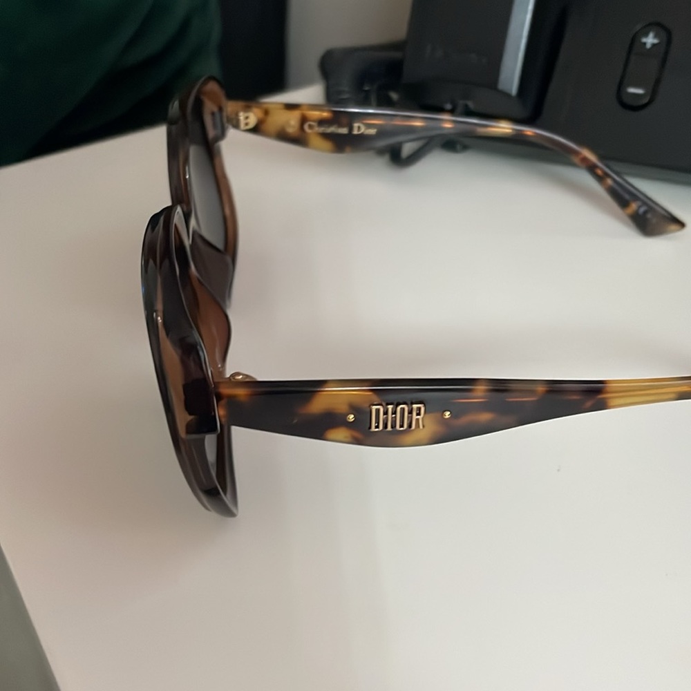 Dior Nuance Sunglasses - Picture 2 of 6